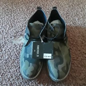 Camouflage casual shoes
